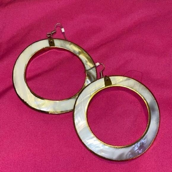 Earrings​​ - Picture 1 of 4